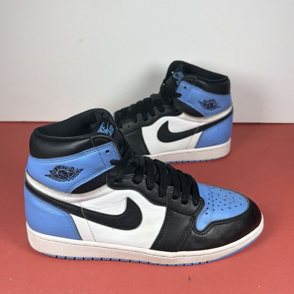 Nike Air Jordan 1 Retro High OG "UNC Toe"  Size 8 Mens OG Rare MJ (DZ5485-400)
